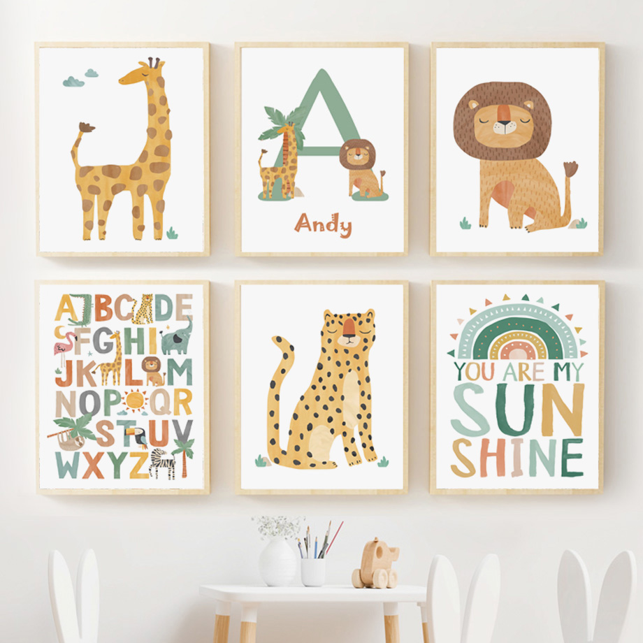Baby Nursery Jungle - ภาพพิมพ์บนผ้าแคนวาสลายตัวอักษรพร้อมยีราฟสิงโตเสือดาวในป่า ลายสีรุ้งน่ารัก เหมาะสำหรับตกแต่งห้องนอนเด็ก ของขวัญตกแต่งบ้าน